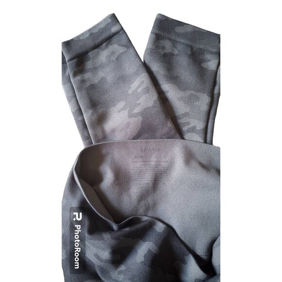 Spanx Look At Me Now Seamless Camo High Rise Leggings Womens M Olive - Picture 3 of 3
